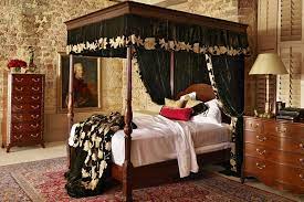 four poster wooden bed