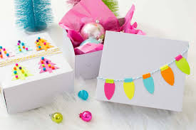 decorate gift boxes for