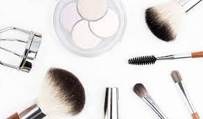 5 must have makeup s including