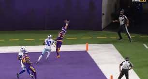 Devonta smith (born november 14, 1998) is an american football wide receiver for the alabama crimson tide. Adam Thielen Hauled In A Ridiculous One Handed Catch Against The Cowboys