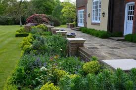 english country garden design to