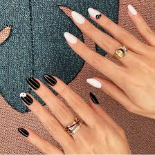25 simple designs for modern manicure