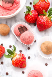 vegan chocolate strawberry truffles