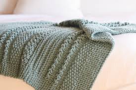 quick easy knit blankets mama in a