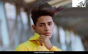 Danish zehen, a youtube star, died in an accident near mumbai early morning on thursday, the police said. Ace Of Space Contestant Danish Zehen Dies In Car Accident In Mumbai