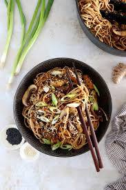 sesame soba noodles with mushrooms