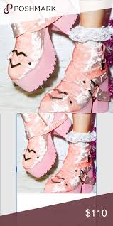 Y R U Cherish Pink Velvet Platforms Euc Size 7 Pink