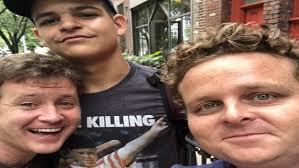 A man took a photo with stars from The Sandlot while wearing a ...
