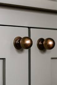 how to use br cabinet hardware
