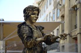 human statue street artists lisbon