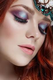 photo redhead with bright makeup