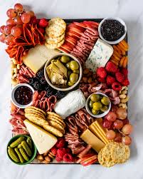 holiday charcuterie board how to