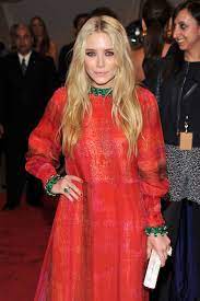 wear red and green like mary kate olsen