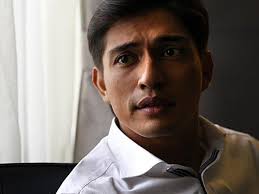 Local actor Adi Putra is currently being investigated by the police for having an affair. - 7n_adiputraunder00