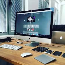 Look at the collection of 10 best corner computer desk / table for graphic designers , you can make the direct purchases from the respective link given at every picture. 42 Beautiful Workstations Designed For Creativity