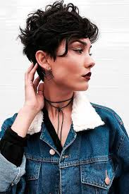 Androgynous haircuts are super chic and trendy for both women and men. 23 Trendy Short Curly Hair 482 Styles 2020