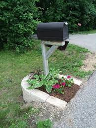 35 Best Mailbox Landscaping Ideas For