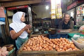 Simak data harga kebutuhan pokok hari, senin (21/6/2021) di kota padang, sumatera barat. Disperindag Jember Telusuri Kenaikan Harga Telur Ayam Ras Yang Tidak Wajar Antara News Jawa Timur