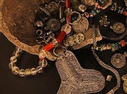 jewelry did the viking wear
