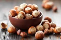 Can you eat hazelnuts straight from the tree?