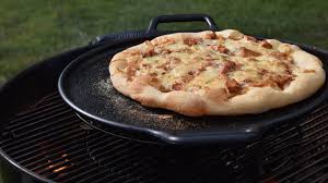 grill a pizza on the weber kettle