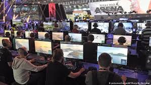 Gamescom is the world's largest video game event, and it takes place annually (usually in august). Gamescom 2017 Reveals Boon And Bane Of The Gaming Industry Business Economy And Finance News From A German Perspective Dw 23 08 2017