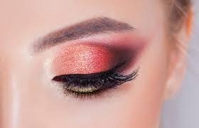 21 stunning red eyeshadows looks to try