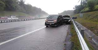 The accident comes as labourers from outside u.p. Ferrari F430 Slides Into Ditch During Rainy Accident Automacha