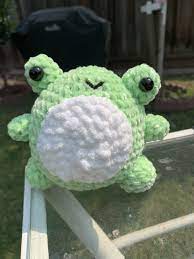 the chubby frog crochet pattern