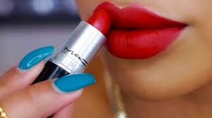free lipstick on national lipstick day