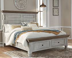 From opulent tufting to the whitewashed look of shiplap, you're sure to find the right bedroom set that speaks to your personal tastes. Havalance Queen Poster Bed With 2 Storage Drawers Ashley Furniture Homestore