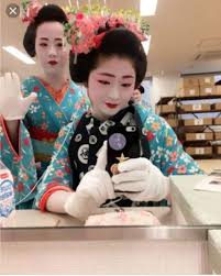geimaiko from the fake part 4 makeup