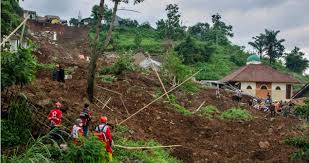 Bencana tanah longsor di wilayah desa cihanjuang, cimanggung, sumedang, membawa duka bagi keluarga besar konfederasi serikat pekerja seluruh indonesia (kspsi). Qgeaafon8e9jbm
