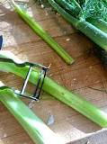 Should you peel celery sticks?