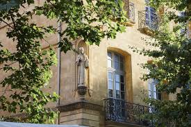 Aix En Provence Travel Guide Only