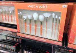 wet n wild make up brush set on