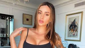 But the relationship seems to have soured with an emotionally charged text message exchange between. Nick Kyrgios Slams Bernard Tomic S Love Island Girlfriend For Moaning About Quarantine Sportbible