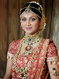 10 stunning wedding saree looks of