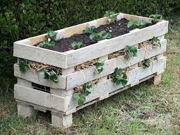 25 Simple Ways To Build A Pallet Planter