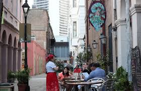 eat and drink in the french quarter