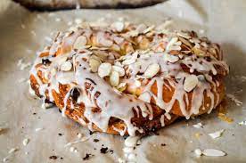 raisin pecan couronne breakfast danish