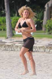 Shakira Body Shape Figure - Time Off