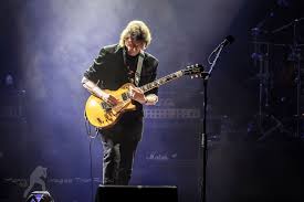 gig review steve hackett seconds out