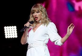 Verleihung der grammys musikgeschichte geschrieben. Taylor Swift S Folklore The Risk And Rewards Of A Pandemic Album Wired