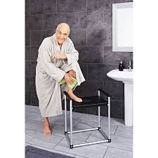 Die sitze für die dusche sind ein muss im behindertengerechten badezimmer oder im pflegebereich wie krankenhäuser. Bad Hocker Xxl Premium Schwarz Kaufen Bei Obi