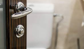 how to fit a bathroom door lock