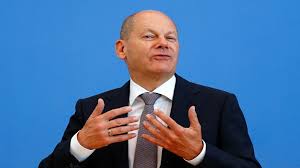 Olaf scholz, spd candidate for chancellor and german minister of finance, speaks at the lower house of parliament, the bundestag, in berlin. Portrat Olaf Scholz Phoenix