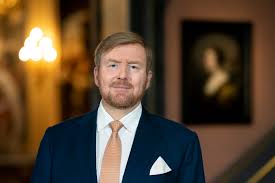 Born 27 april 1967) is the king of the netherlands, having acceded to the throne following his mother's abdication in 2013. Koning Willem Alexander Bezoekt Peel En Maas Nederweert24