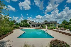 luxury pool homes in central florida