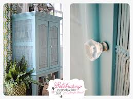 How To Paint With Chalk Paint Easy Guide